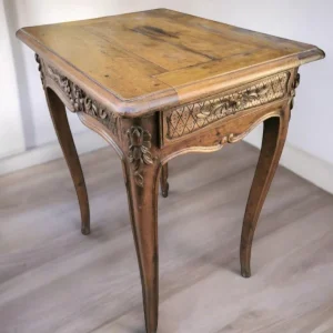 Petite Table de Changeur en Noyer du XVIIIème Siècle
